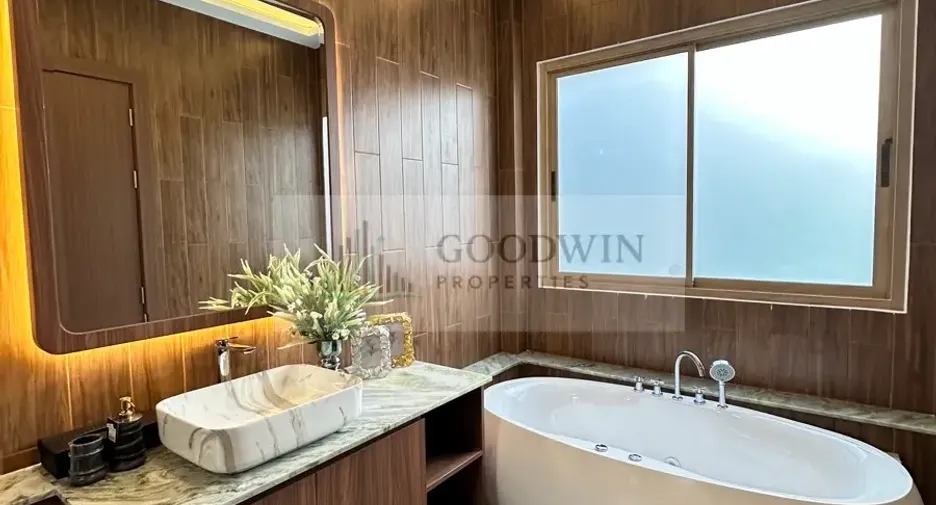 For sale 4 bedrooms house in Bang Lamung, Chonburi