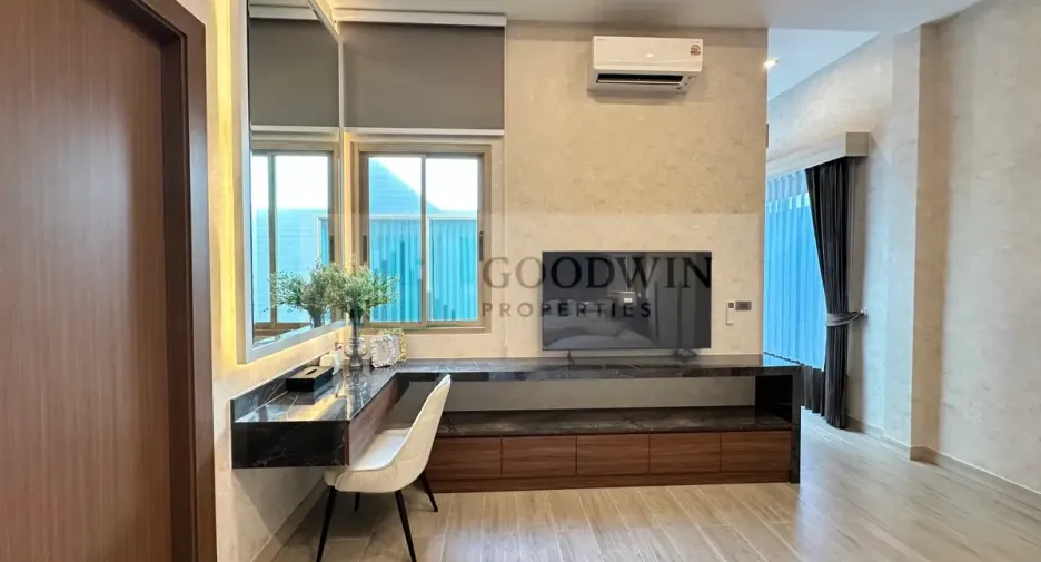 For sale 4 bedrooms house in Bang Lamung, Chonburi