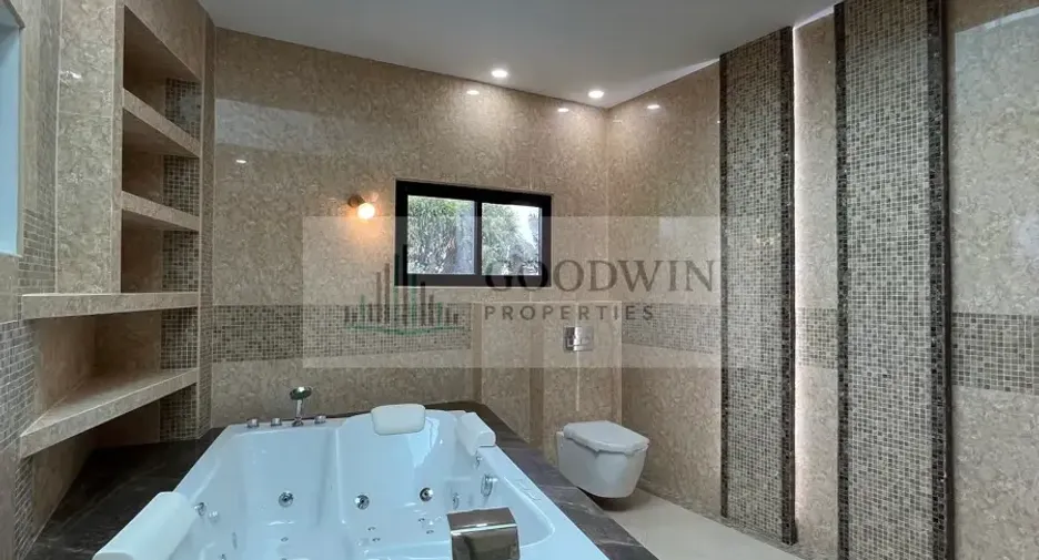 Condo en venta de 4 habitaciones en Huay Yai, Pattaya