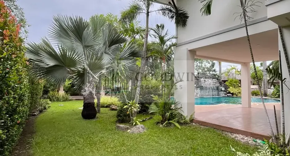 Condo en venta de 4 habitaciones en Huay Yai, Pattaya