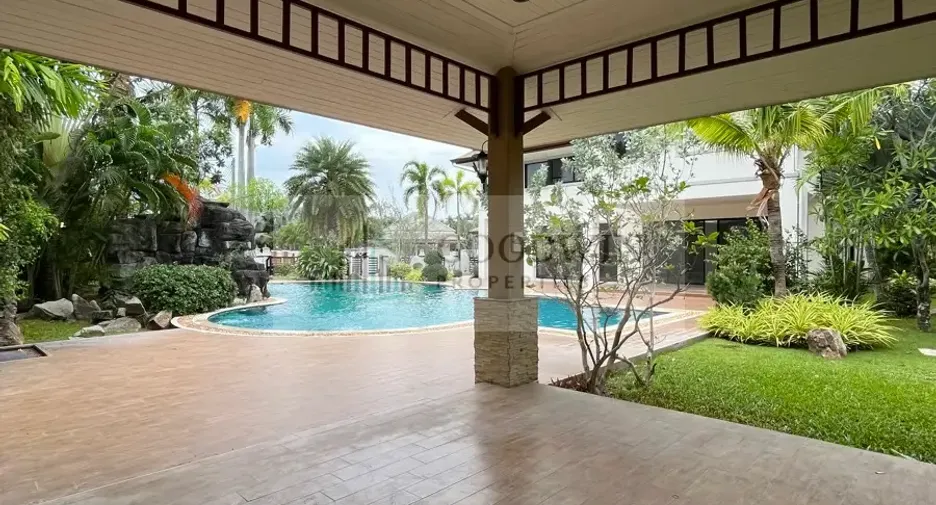 Condo en venta de 4 habitaciones en Huay Yai, Pattaya