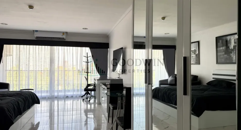 À louer et à vendre studio condo à South Pattaya, Pattaya