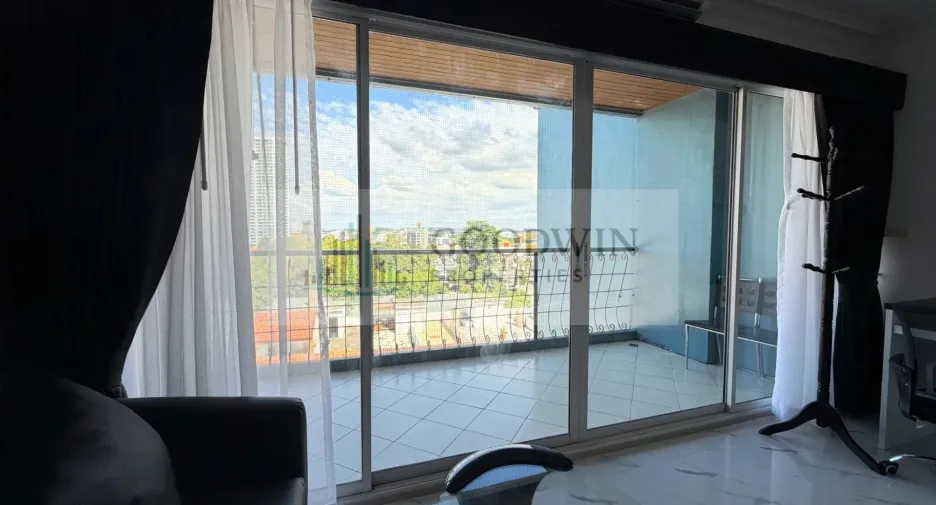 À louer et à vendre studio condo à South Pattaya, Pattaya