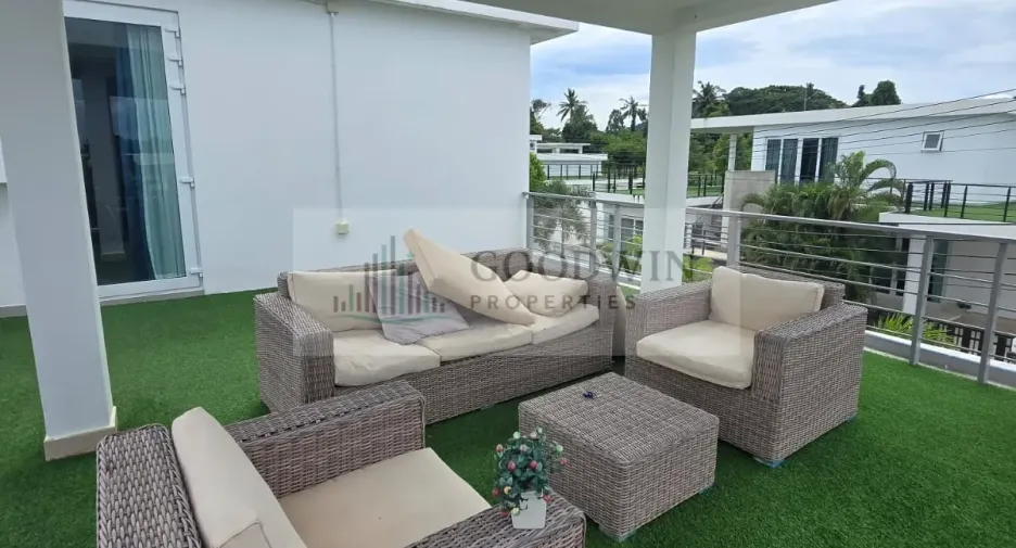 For sale 4 bedrooms house in Bang Saray, Pattaya