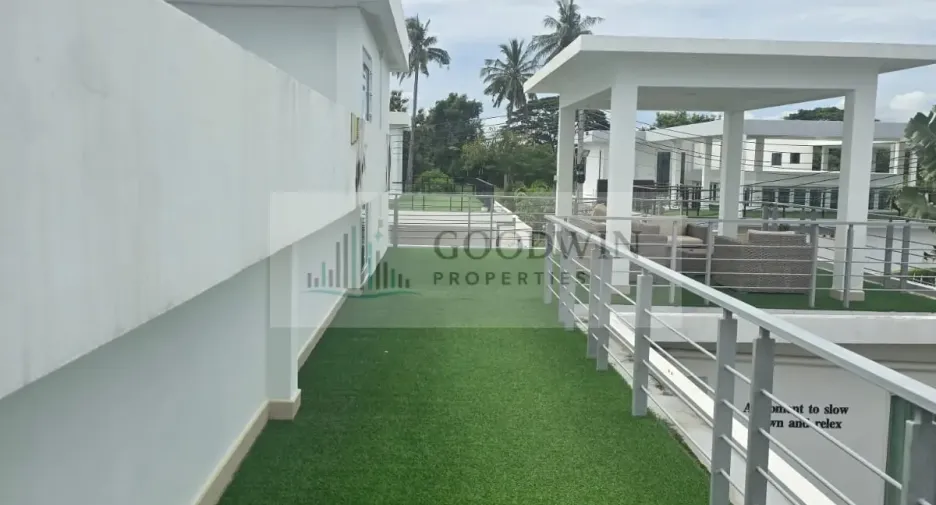 For sale 4 bedrooms house in Bang Saray, Pattaya