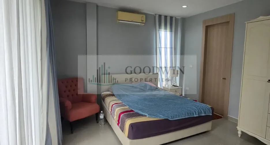 For sale 4 bedrooms house in Bang Saray, Pattaya