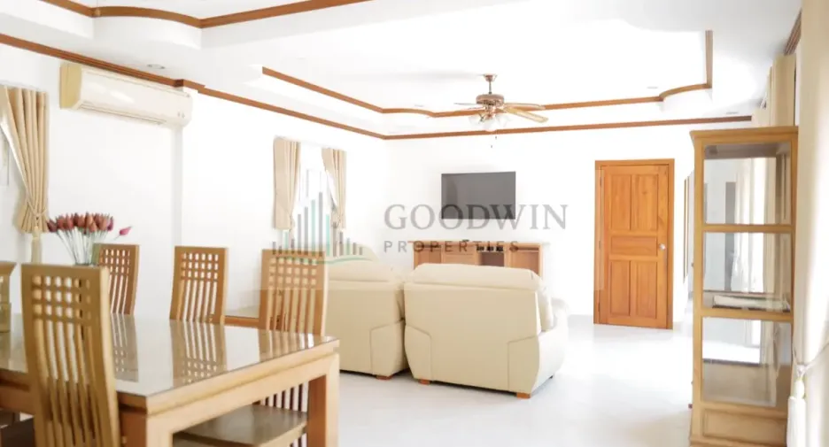 For rent 4 bedrooms house in East Pattaya, Pattaya