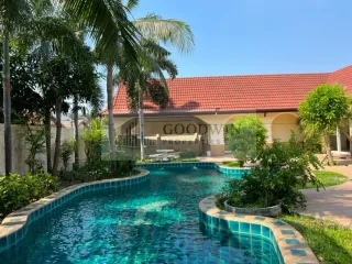 À louer 4 chambres maison à Bang Lamung, Chonburi