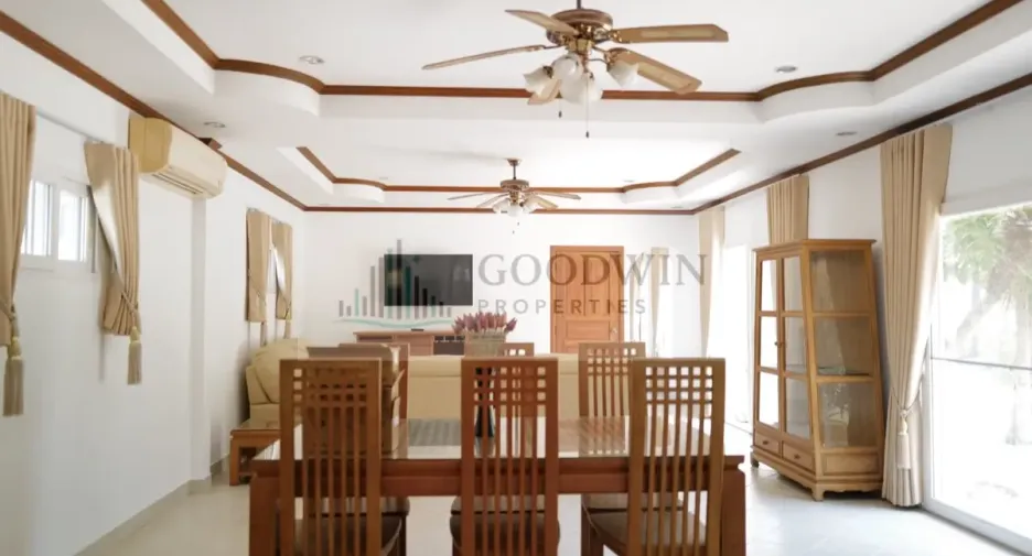 For rent 4 bedrooms house in East Pattaya, Pattaya