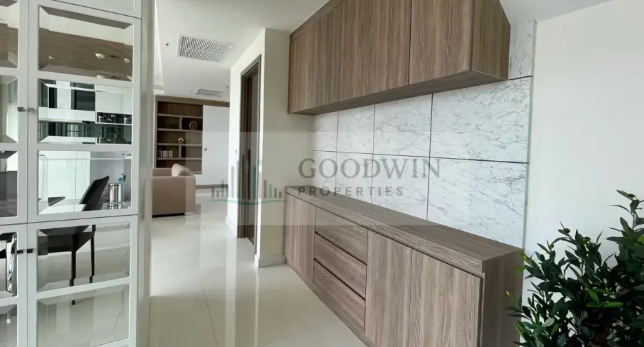 For rent そして for sale 3 ベッドルーム condo in Sattahip, Chonburi