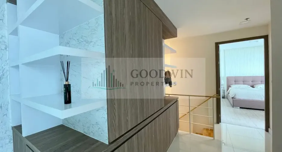 For rent そして for sale 3 ベッドルーム condo in Sattahip, Chonburi