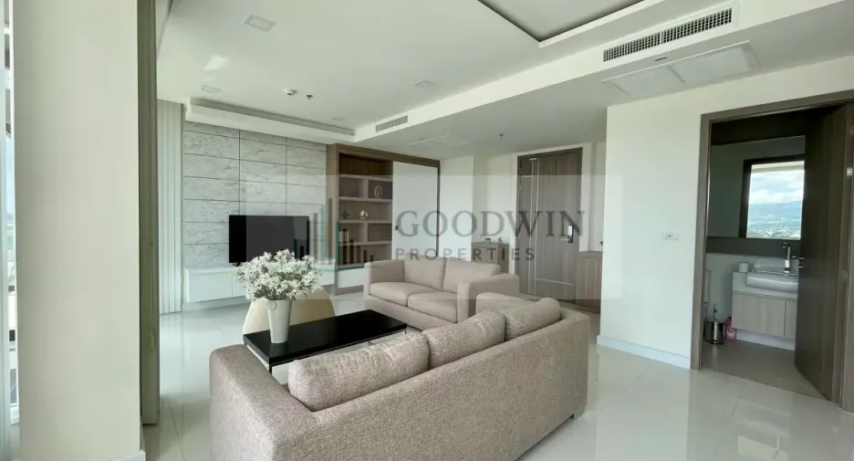 For rent そして for sale 3 ベッドルーム condo in Sattahip, Chonburi