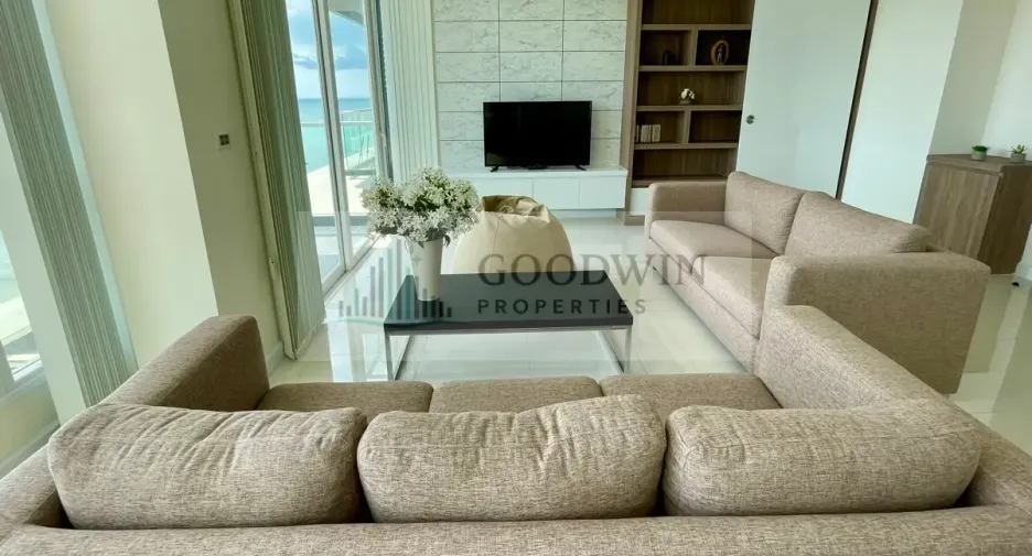 For rent そして for sale 3 ベッドルーム condo in Sattahip, Chonburi