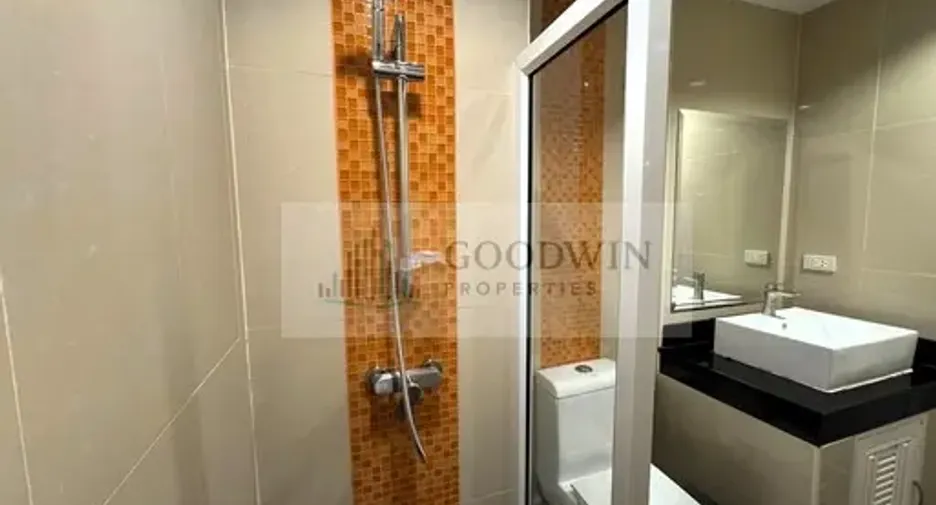 À louer et à vendre studio condo à Pratumnak, Pattaya
