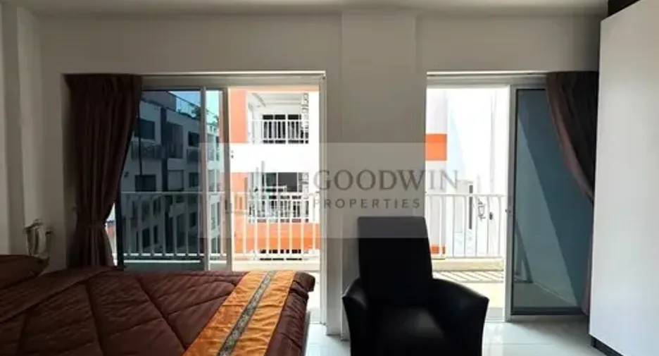 À louer et à vendre studio condo à Pratumnak, Pattaya