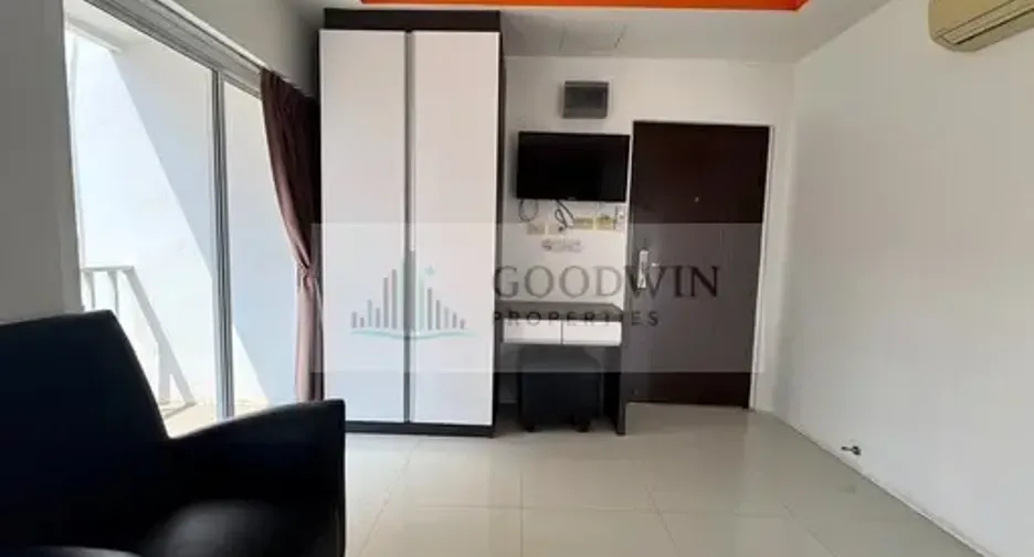 À louer et à vendre studio condo à Pratumnak, Pattaya
