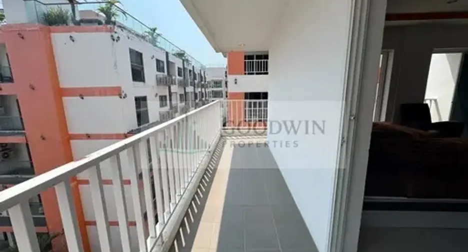 À louer et à vendre studio condo à Pratumnak, Pattaya