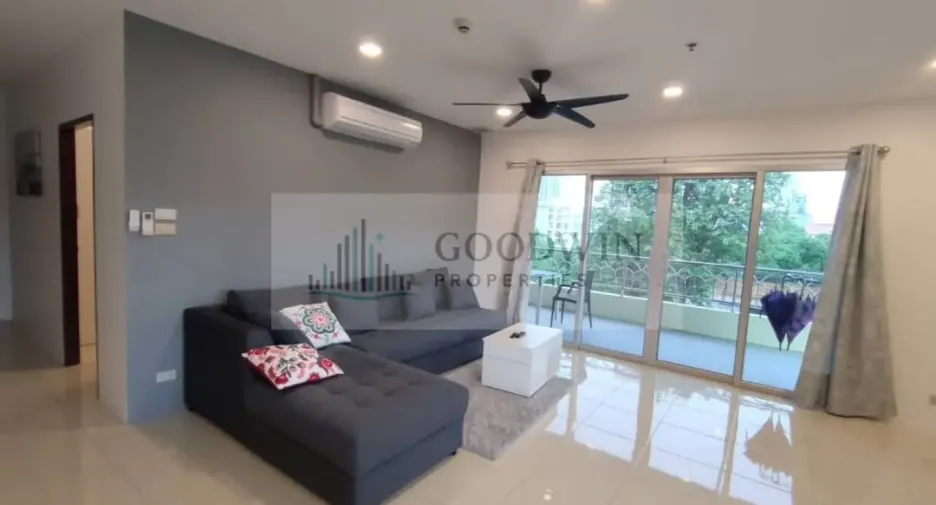 For sale 3 bedrooms condo in Pratumnak, Pattaya