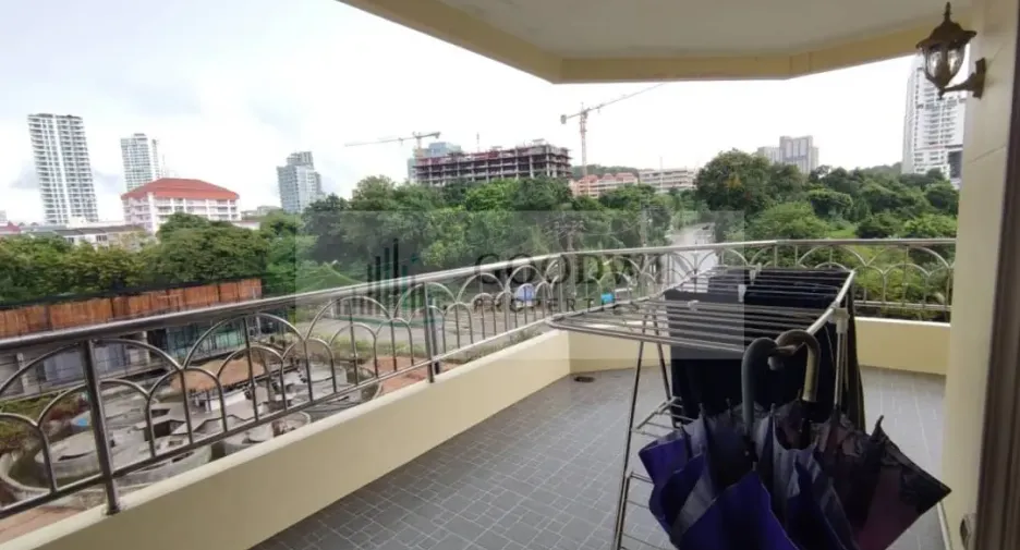 For sale 3 bedrooms condo in Pratumnak, Pattaya