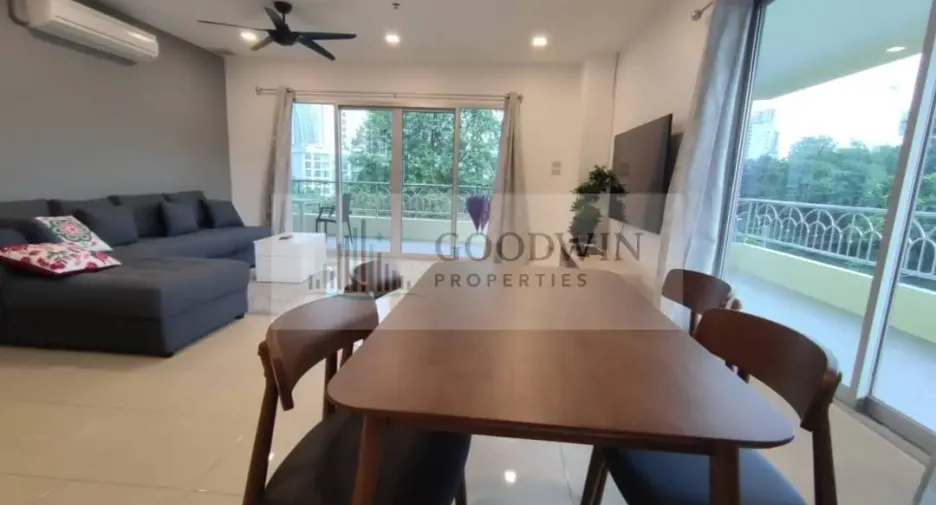 For sale 3 bedrooms condo in Pratumnak, Pattaya