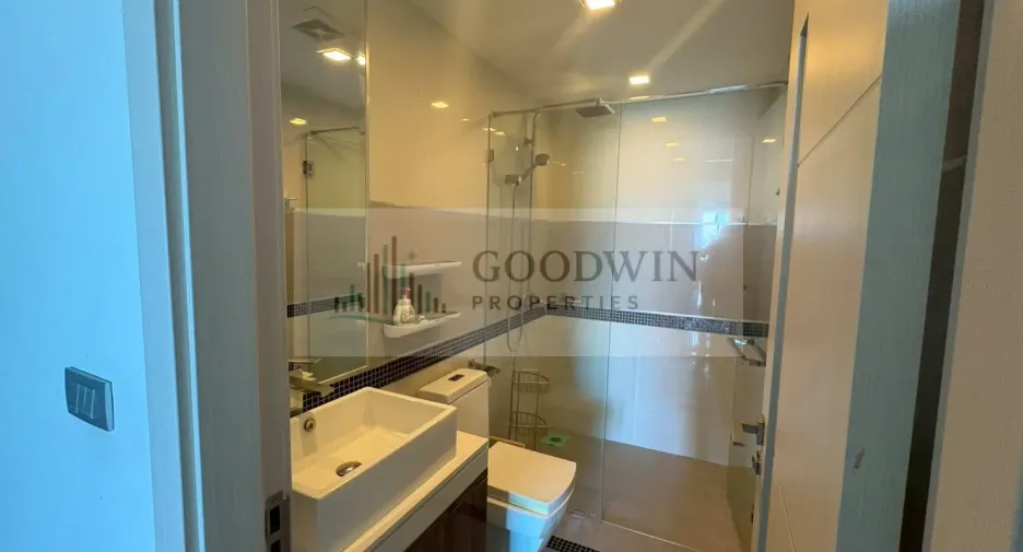 For rent and for sale 2 bedrooms condo in North Pattaya, Pattaya