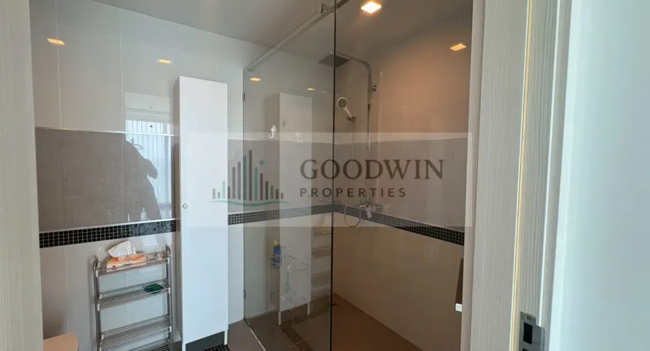 For rent and for sale 2 bedrooms condo in North Pattaya, Pattaya