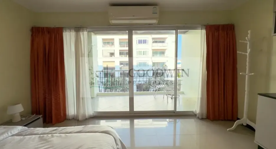 À louer et à vendre studio condo à South Pattaya, Pattaya