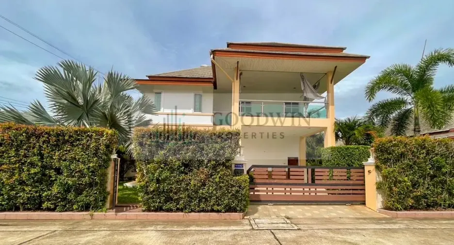 For rent and for sale 4 bedrooms house in Huay Yai, Pattaya