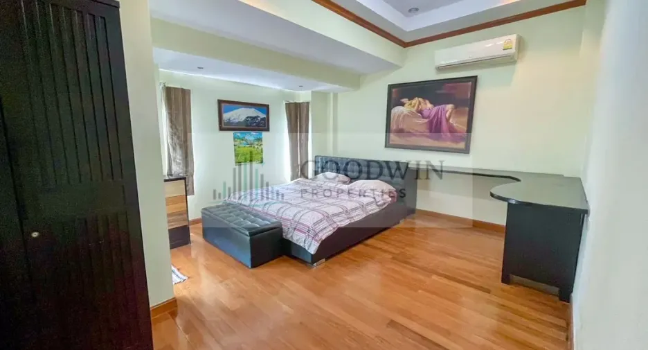 For rent and for sale 4 bedrooms house in Huay Yai, Pattaya