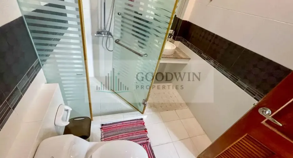 For rent and for sale 4 bedrooms house in Huay Yai, Pattaya