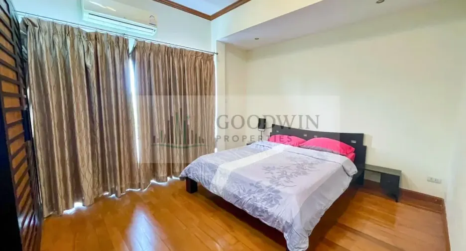 For rent and for sale 4 bedrooms house in Huay Yai, Pattaya