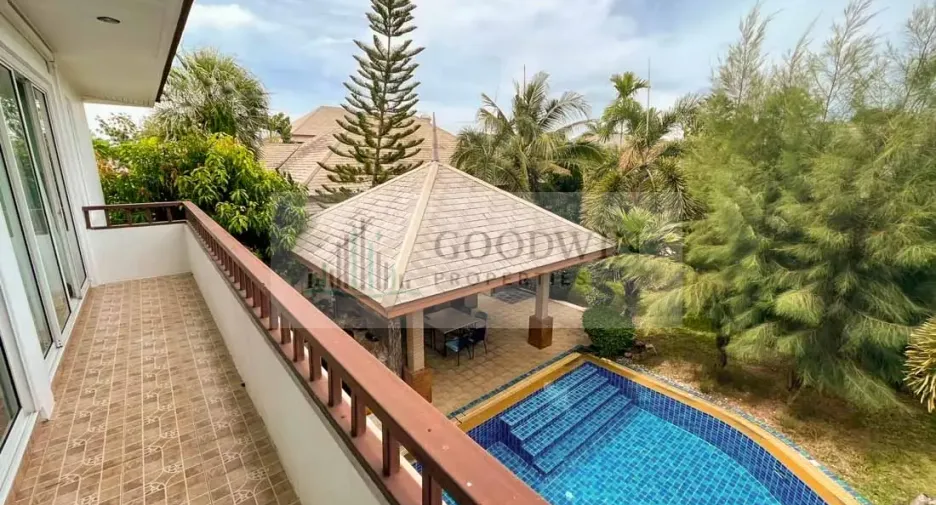 For rent and for sale 4 bedrooms house in Huay Yai, Pattaya