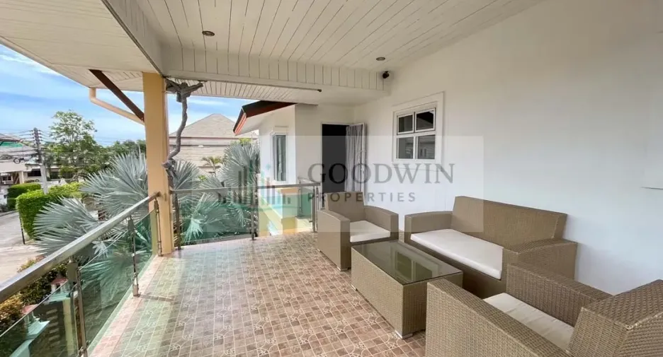 For rent and for sale 4 bedrooms house in Huay Yai, Pattaya