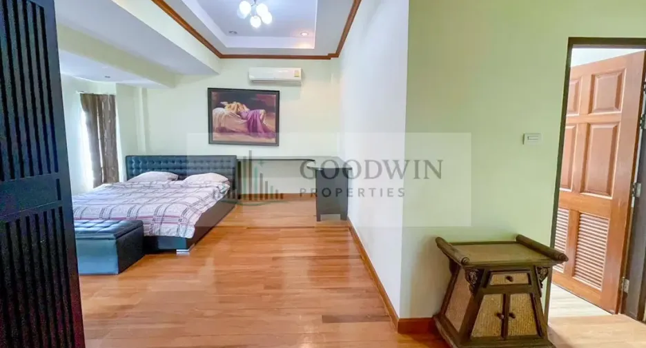 For rent and for sale 4 bedrooms house in Huay Yai, Pattaya