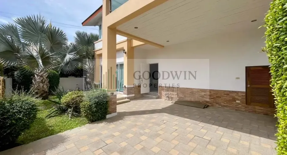 For rent and for sale 4 bedrooms house in Huay Yai, Pattaya