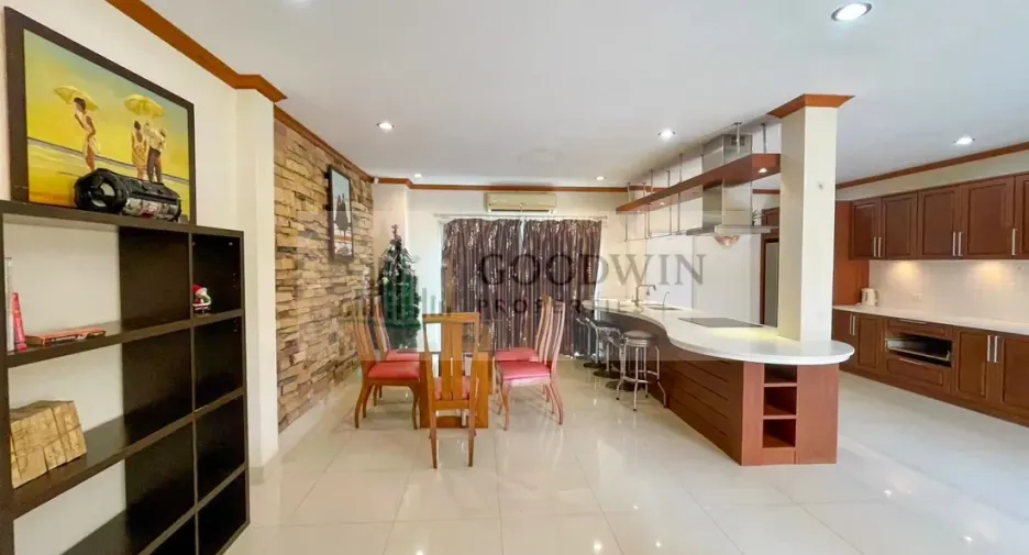 For rent and for sale 4 bedrooms house in Huay Yai, Pattaya