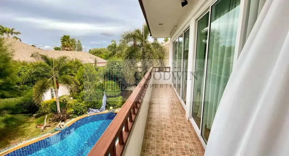 For rent and for sale 4 bedrooms house in Huay Yai, Pattaya