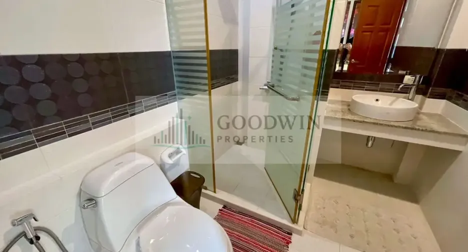 For rent and for sale 4 bedrooms house in Huay Yai, Pattaya