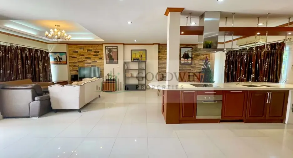 For rent and for sale 4 bedrooms house in Huay Yai, Pattaya