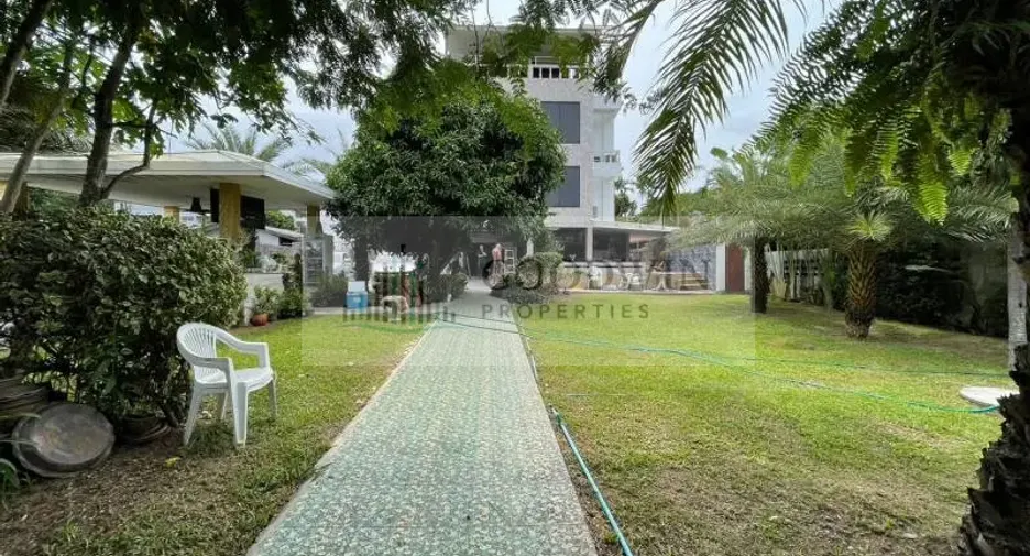 Haus zum Kauf mit 7 Zimmer in Sattahip, Chonburi
