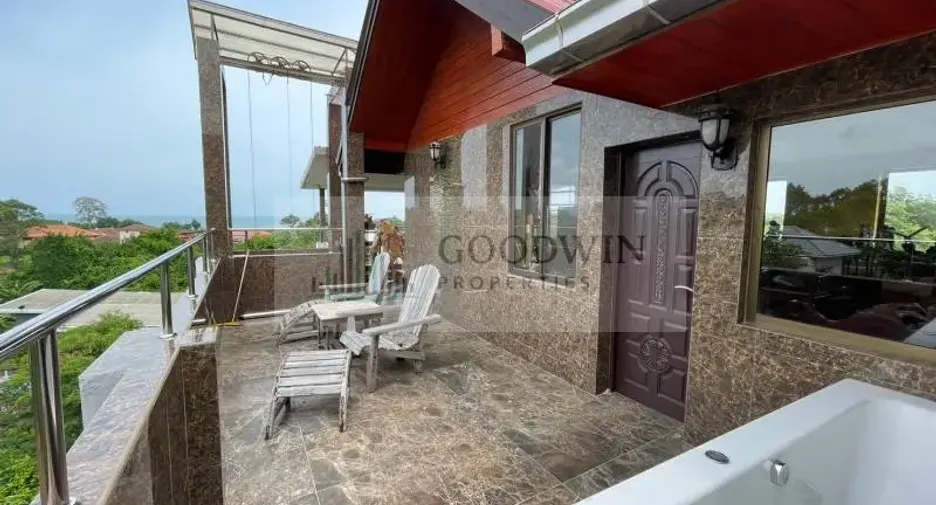 Haus zum Kauf mit 7 Zimmer in Sattahip, Chonburi