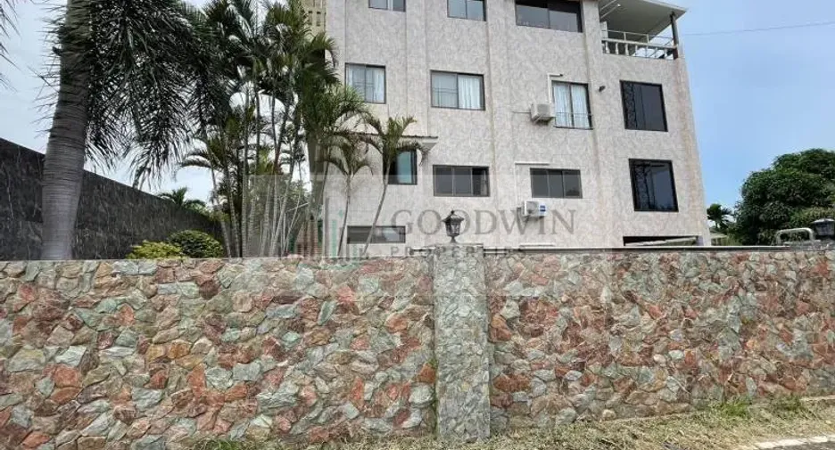 Haus zum Kauf mit 7 Zimmer in Sattahip, Chonburi