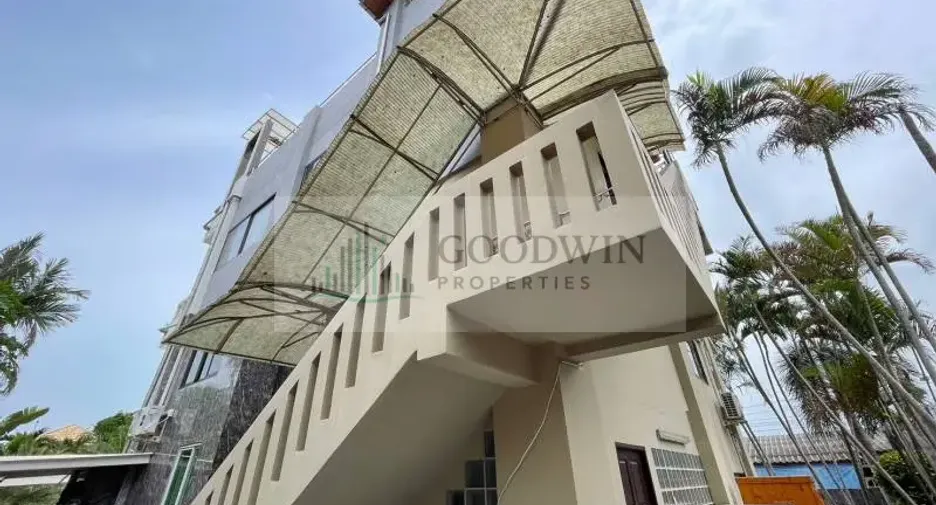 Haus zum Kauf mit 7 Zimmer in Sattahip, Chonburi