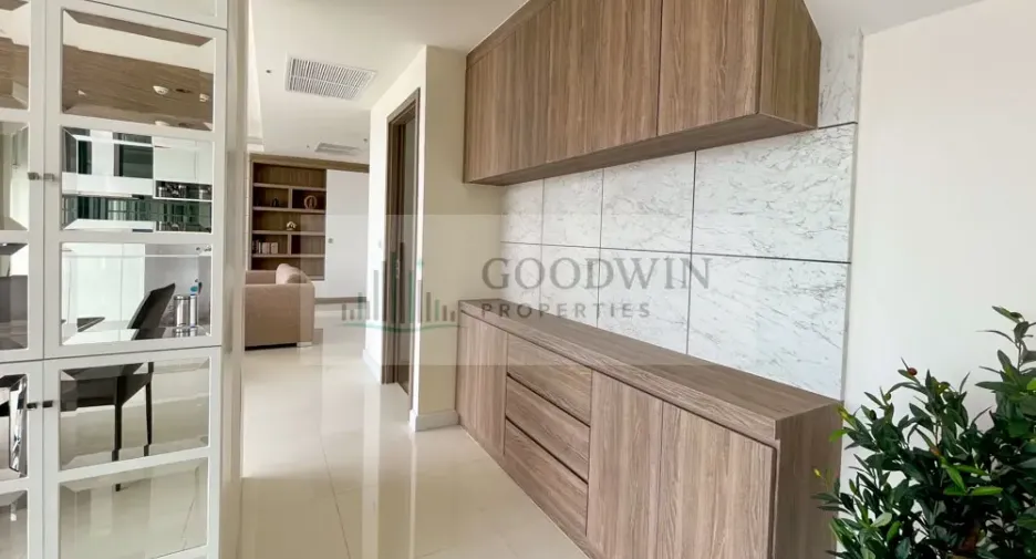 À louer et à vendre 3 chambres condo à Bang Saray, Pattaya