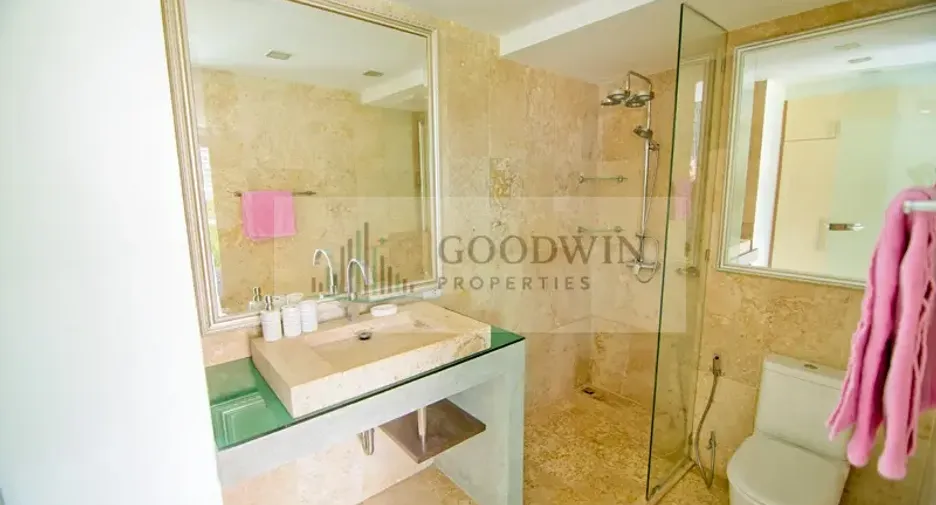 For rent 2 bedrooms condo in North Pattaya, Pattaya