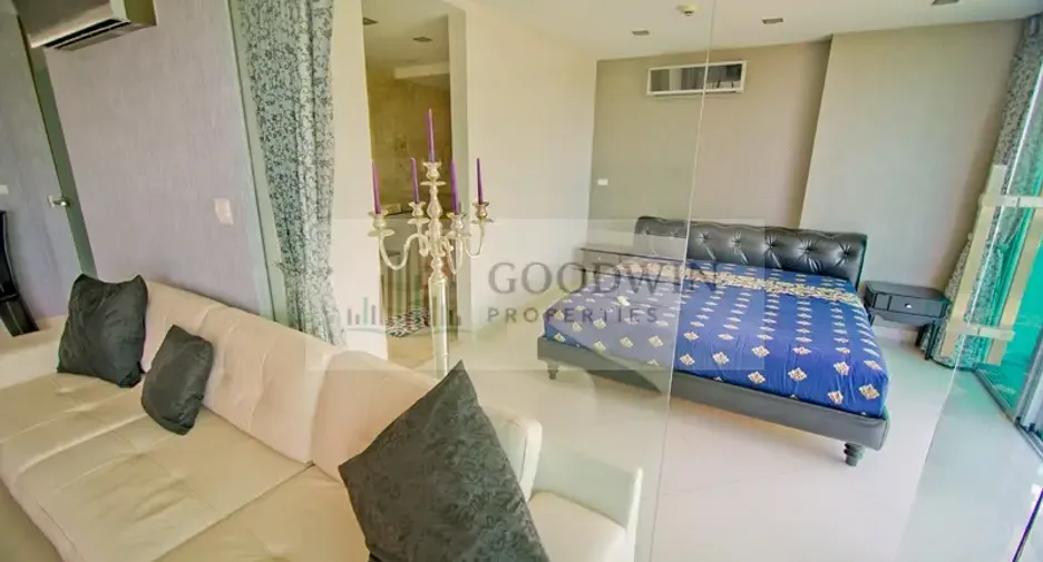 For rent 2 bedrooms condo in North Pattaya, Pattaya