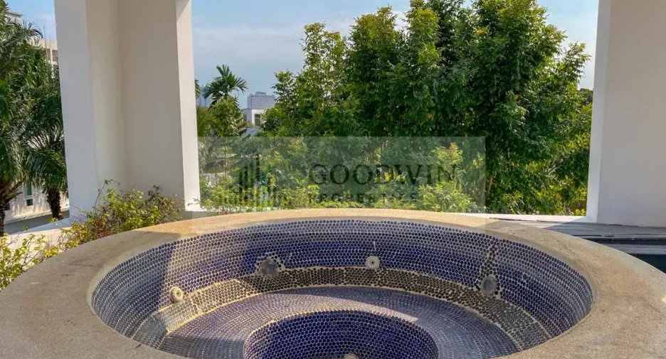 À vendre 5 chambres maison à Jomtien, Pattaya