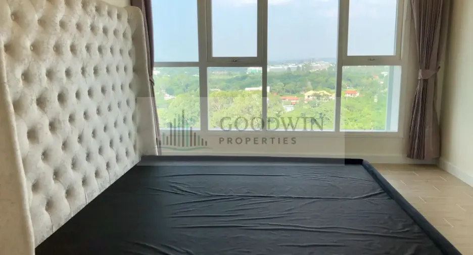 For rent そして for sale 2 ベッドルーム condo in Sattahip, Chonburi