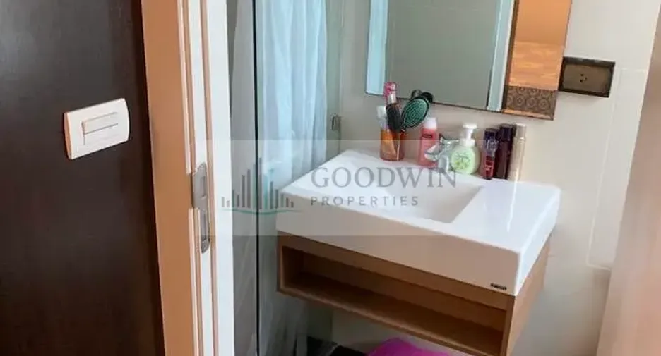 For rent and for sale 4 bedrooms townhouse in East Pattaya, Pattaya