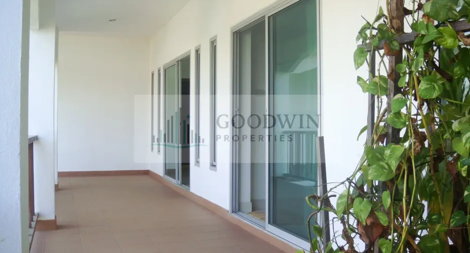 For rent and for sale 5 bedrooms house in Bang Lamung, Chonburi